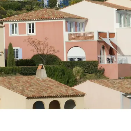Exquisite Holiday In Roquebrune-sur-argens With Pool Vakantiehuis
